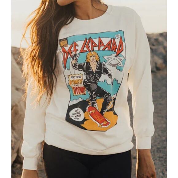 People of Leisure Def Leppard S Graphic Sweatshirt White Women - Picture 10 of 10